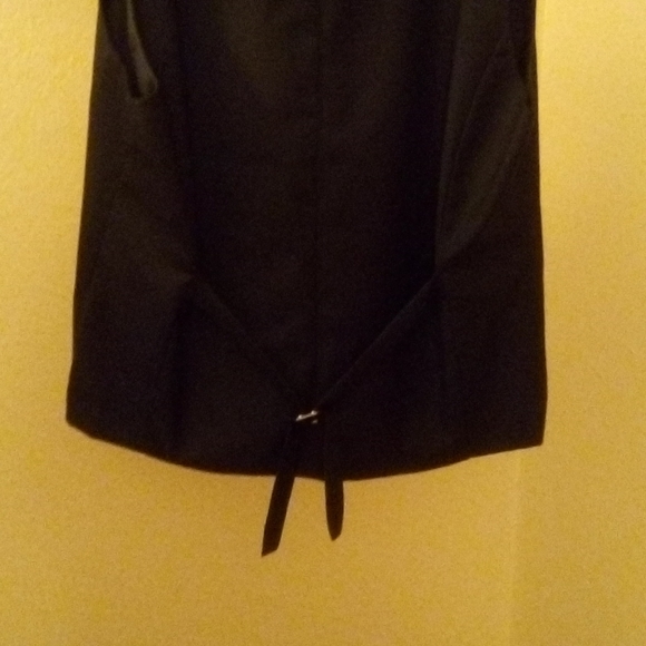 Vest - Picture 6 of 8